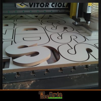 Corte MDF maquina